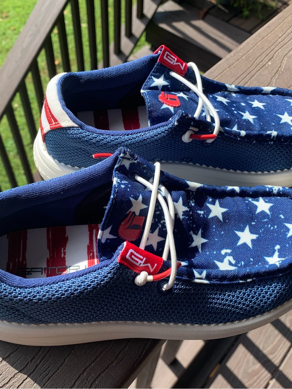 Women’s Navy Star-Print Slip-On Sneakers by GV
